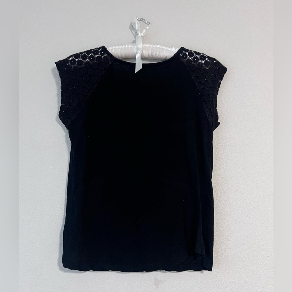 || ATMOSPHERE || BLACK TOP || LACE SLEEVES ||